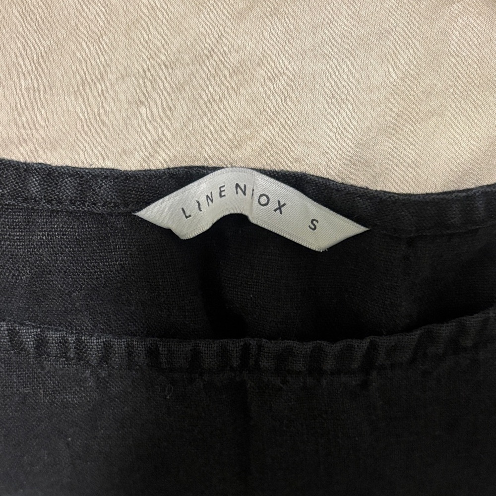 Linenfox Black Crop Tank Size S